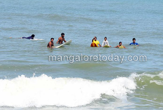 surfing skills in Panambur Beach 1